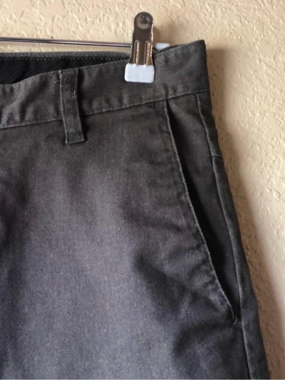Volcom Shorts Men’s Black Flat Front Casual Classic Preppy Summer Shorts Size 30 - Picture 4 of 13